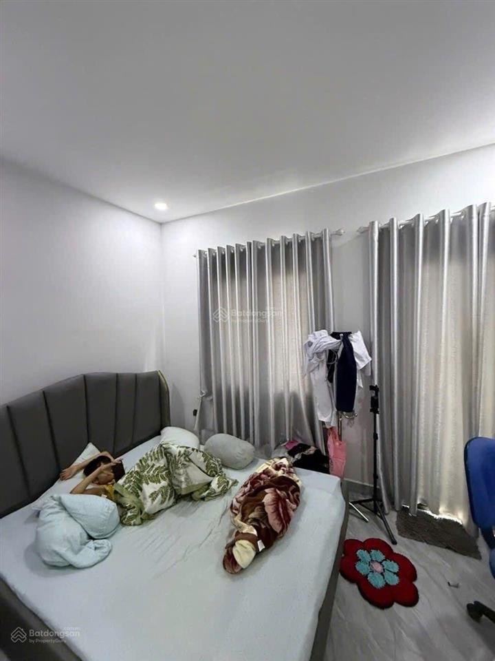 Nhà đang còn hợp đồng thuê 2 năm , giá 1 tỷ 400 còn thương lượng ngay chợ bình điền q8