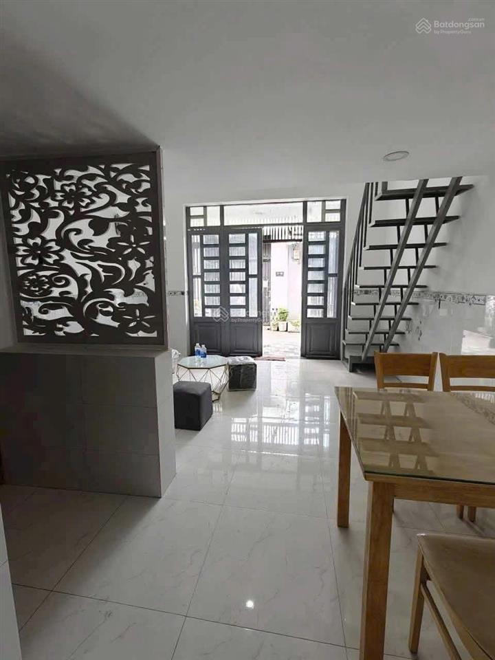 Chị guộc gởi bán nhà chính chủ 52m2 tân túc bình chánh giá đang rao 1tỷ200 không phải sinh