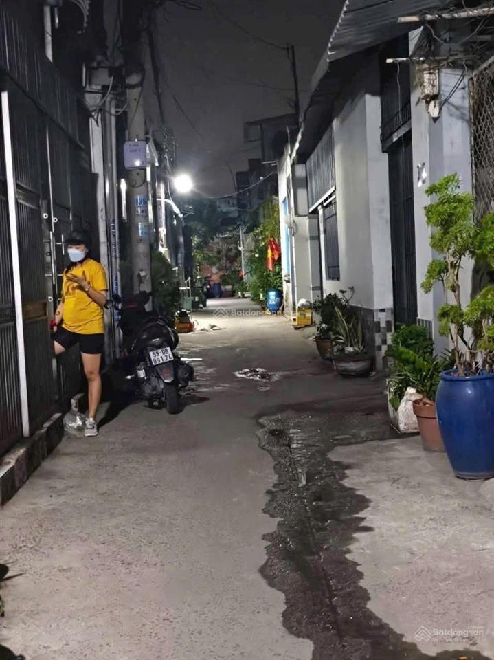 Chị guộc gởi bán nhà chính chủ 52m2 tân túc bình chánh giá đang rao 1tỷ200 không phải sinh