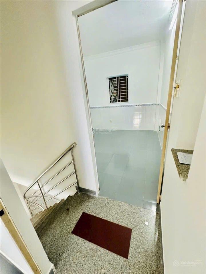 Chị 2 tôi bán căn nhà 40m2 ngay trần đại nghĩa bình chánh 1 tỷ 550 triệu còn thương lượng