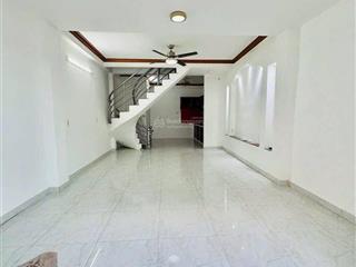 Chị 2 tôi bán căn nhà 40m2 ngay trần đại nghĩa bình chánh 1 tỷ 550 triệu còn thương lượng