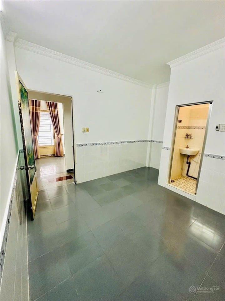Chị 2 tôi bán căn nhà 40m2 ngay trần đại nghĩa bình chánh 1 tỷ 550 triệu còn thương lượng