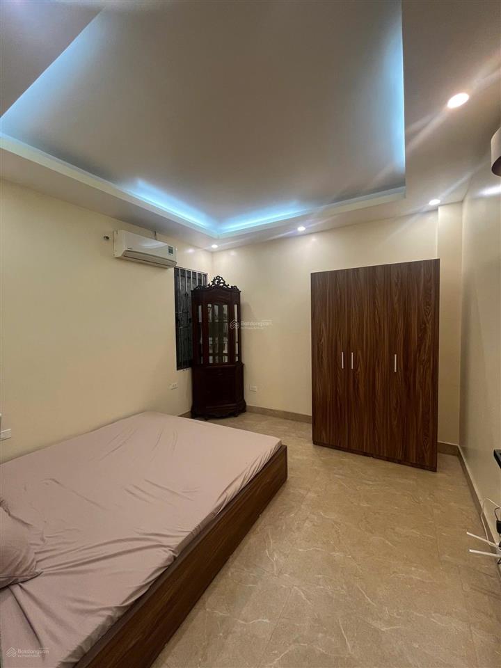 Chính chủ cho thuê căn hộ tầng 5 2 ngủ 2 vệ sinh 1 khách. full nội thất