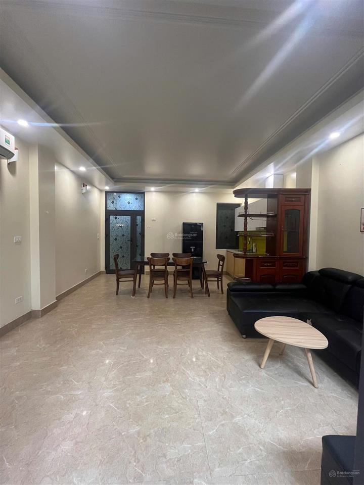 Chính chủ cho thuê căn hộ tầng 5 2 ngủ 2 vệ sinh 1 khách. full nội thất