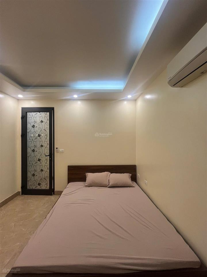 Chính chủ cho thuê căn hộ tầng 5 2 ngủ 2 vệ sinh 1 khách. full nội thất