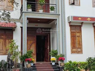 Biệt thự 3 mặt tiền kinh doanh 550m2 20m mặt tiền chính đường
