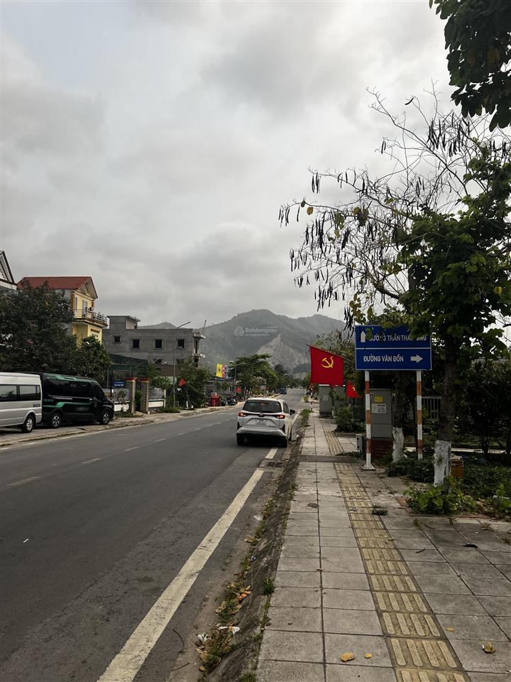 Chính chủ chuyển nhượng bđs tại mặt đường 334 cạnh cổng vào kđt ao tiên  vân đồn
