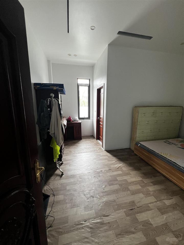 Chính chủ chuyển nhượng biệt thự tại tp hạ long 240m2 mặt tiền 12m, sẵn nhà vào ở ngay