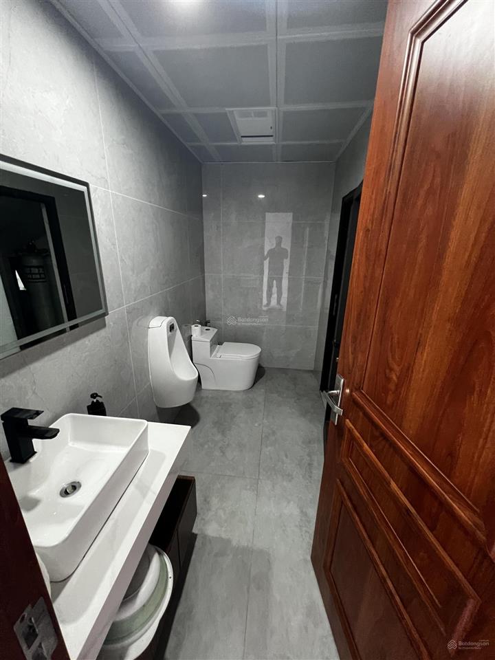 Chính chủ chuyển nhượng biệt thự tại tp hạ long 240m2 mặt tiền 12m, sẵn nhà vào ở ngay