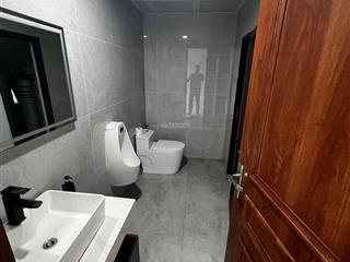 Chính chủ chuyển nhượng biệt thự tại tp hạ long 240m2 mặt tiền 12m, sẵn nhà vào ở ngay