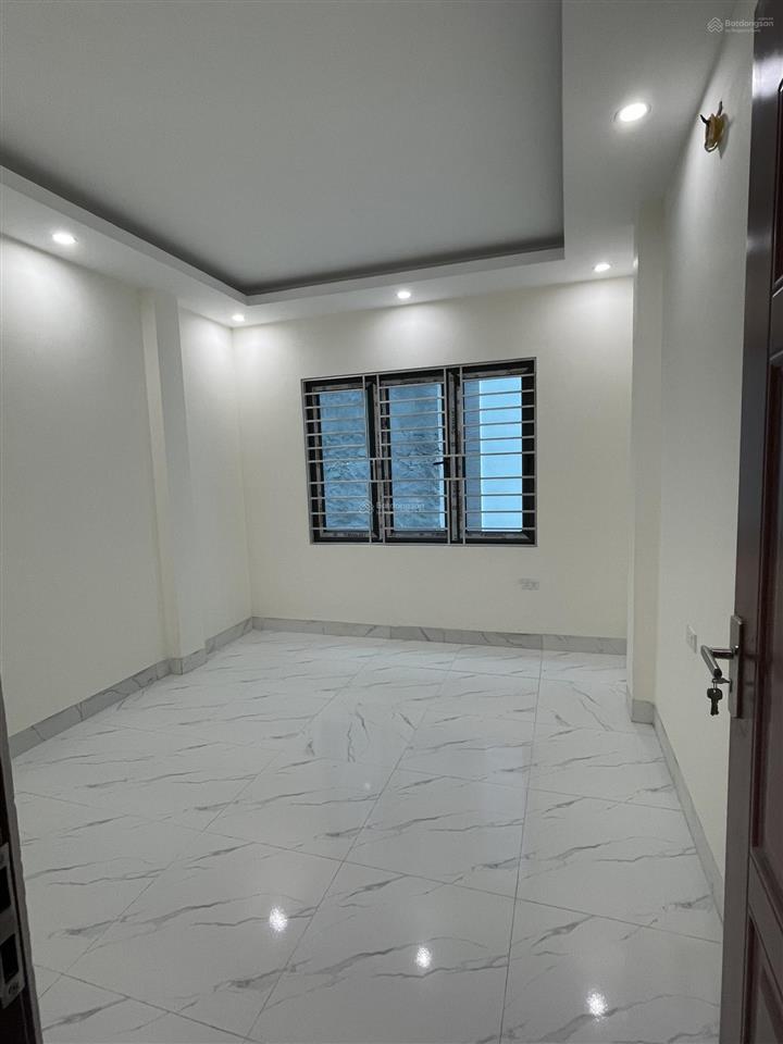 5.75 tỷ nhà 4 tầng x 35m2, gần ql6, tiện ích ngập tràn, ra bến xe yên nghĩa vài phút  0946 393 ***