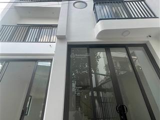 2.75 tỷ nhà 4 tầng x 35m2, gần ql6, tiện ích ngập tràn, ra bến xe yên nghĩa vài phút  0946 393 ***