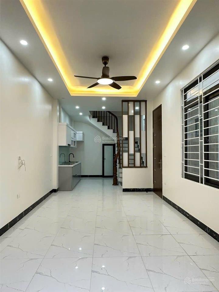 Nhà 4 tầng 2.75 tỉ x 35m2, gần ql6, tiện ích ngập tràn, cách bến xe yên nghĩa vài phút