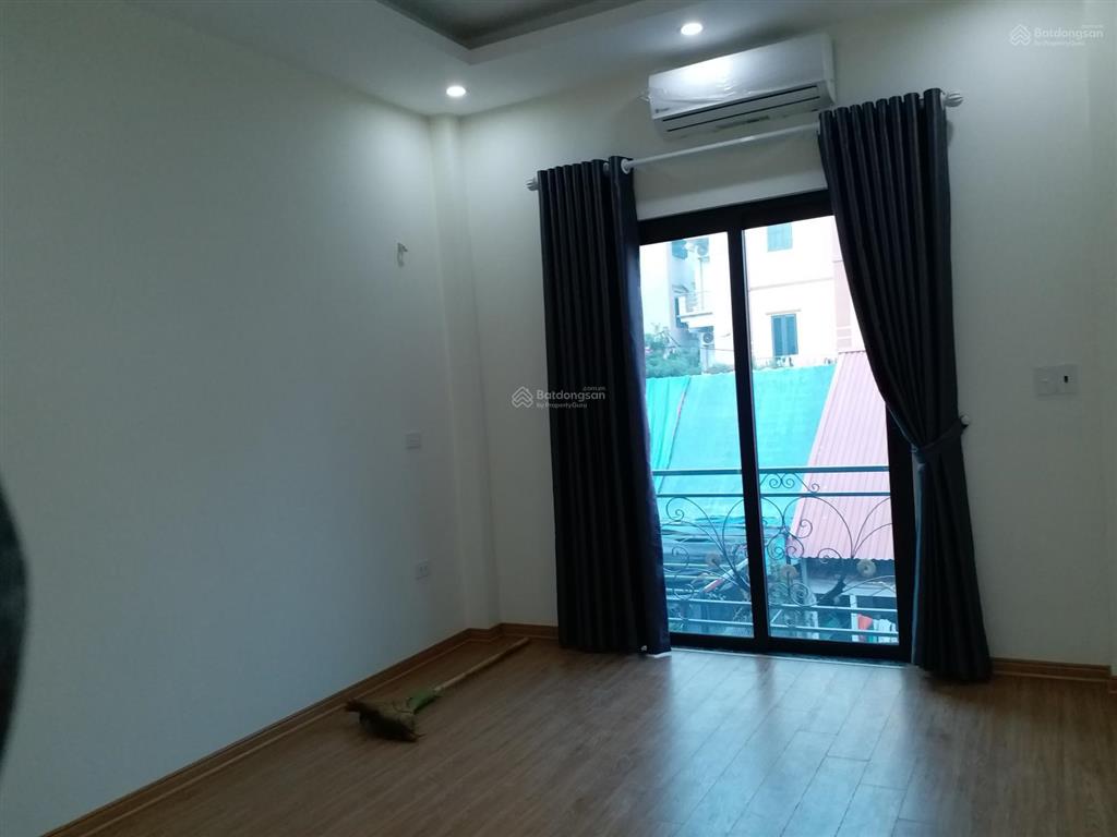 Chỉ 2.6 tỷ, bán nhà mới 4 tầng x 33m ô tô đỗ cửa  0946 393 ***