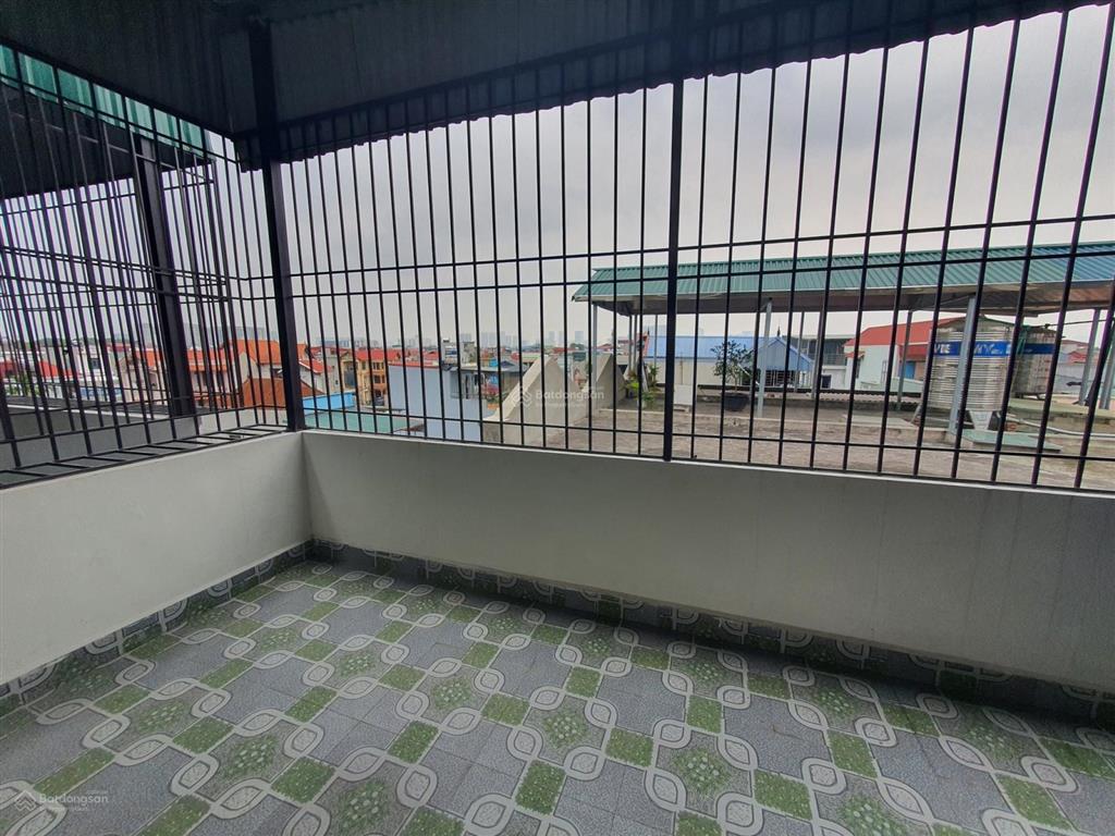 Nhà mới 3.1 tỉ 4 tầng 33m, thiết kế hiện đại, gần sát ql6 mở rộng, dân cư đông , sầm uất,