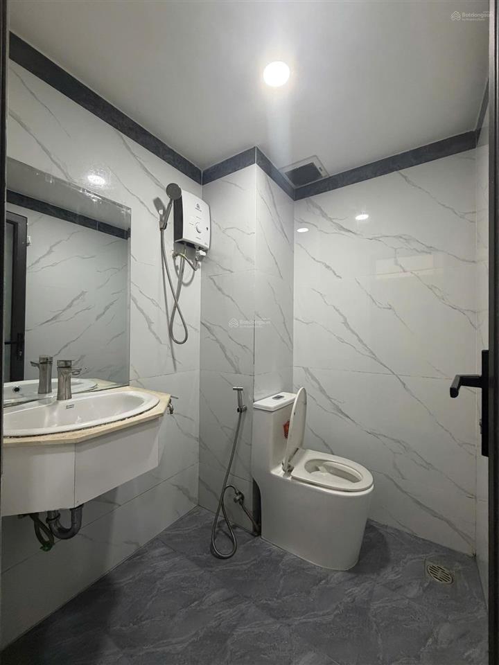 Giá chuẩn  cho thuê chdv mới đầy đủ nội thất máy giặt riêng gần tdtu, rmit, ufm, secc q1, q4
