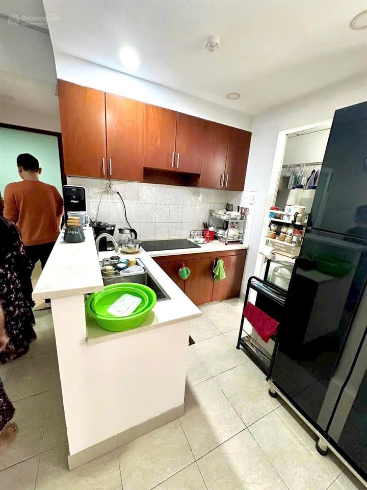 Cần bán gấp căn hộ phú lợi d1 phường 7, q8 thang máy dt 72 m2 , 2 phòng ,1wc
giao thông thuậ