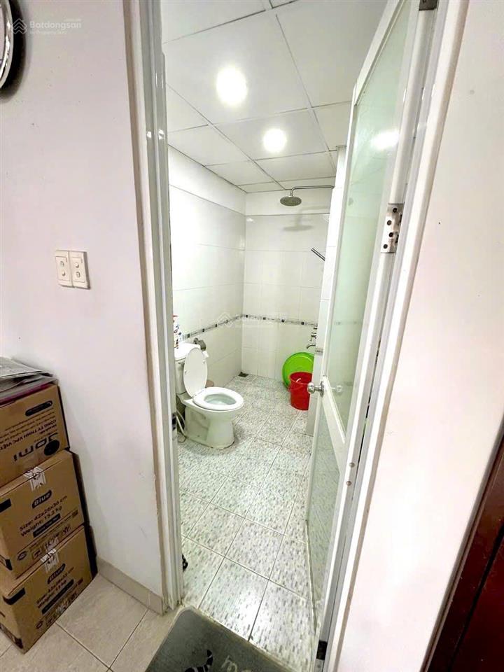 Cần bán gấp căn hộ phú lợi d1 phường 7, q8 thang máy dt 72 m2 , 2 phòng ,1wc
giao thông thuậ