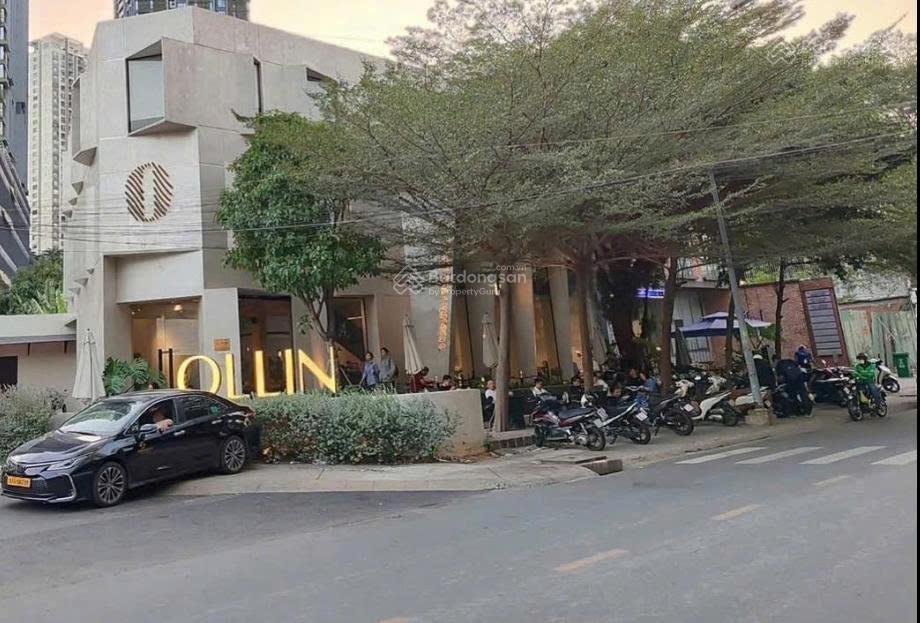 Góc2mt đẹp phường tân định quận 1 dt 25 x 20m kết cấu 3 tầng gía thuê 7.000$/tháng