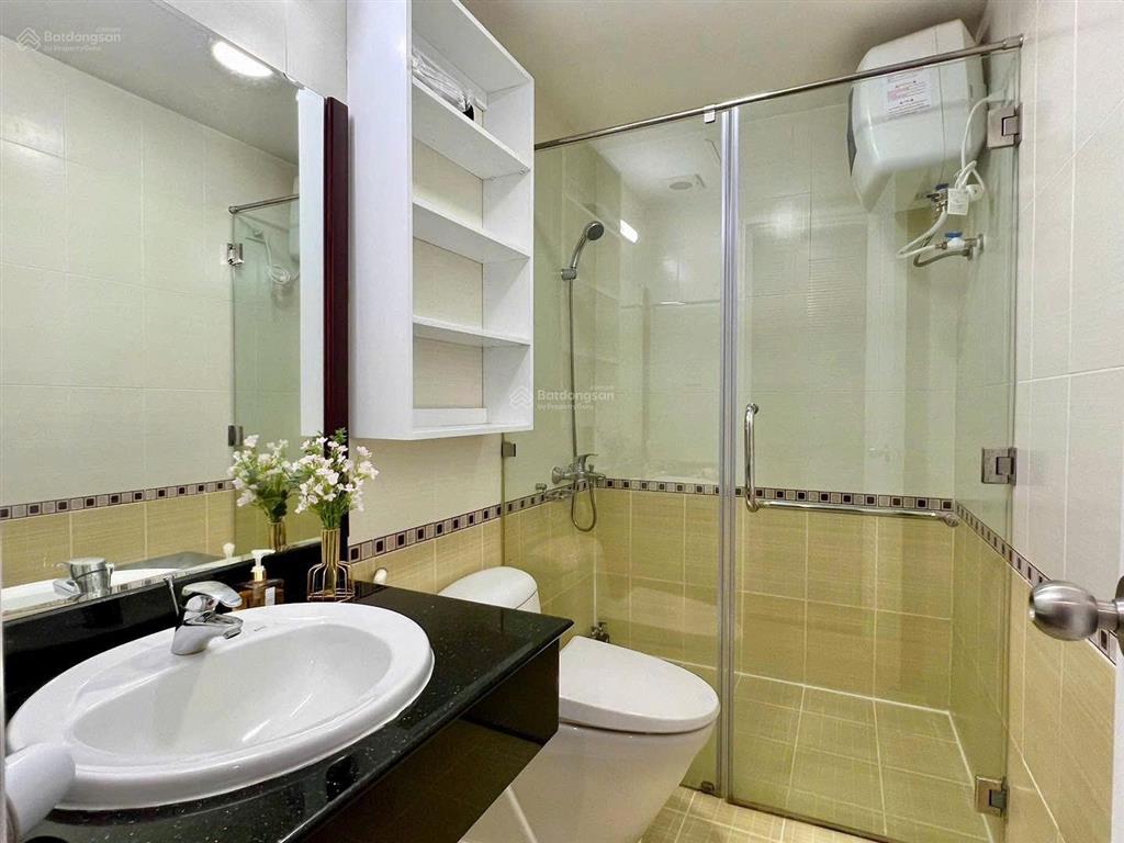 Cho thuê căn hộ the gold view, 15 triệu, 68 m2, quận 4,  0901 797 ***