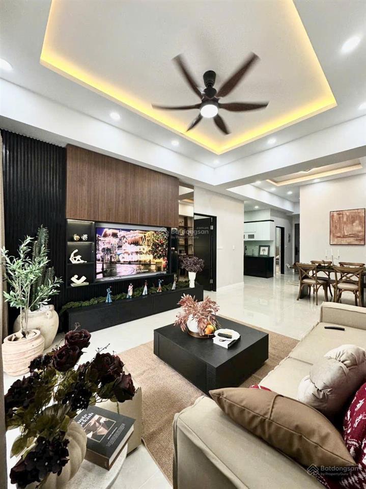Bán căn hộ 3pn 3wc tại hùng vương plaza, giá tốt 9,65 tỷ, 130m2  0901 797 ***