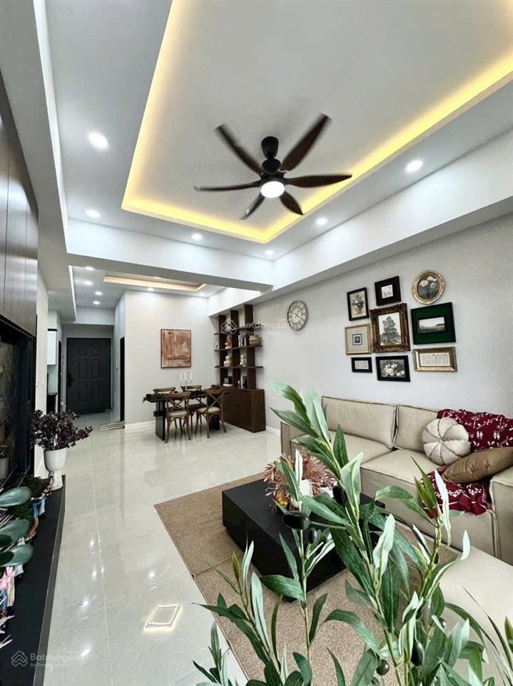 Bán căn hộ oriental plaza 685 âu cơ, 4,35 tỷ, 78 m2, đẹp, nhiều tiện ích  0901 797 ***