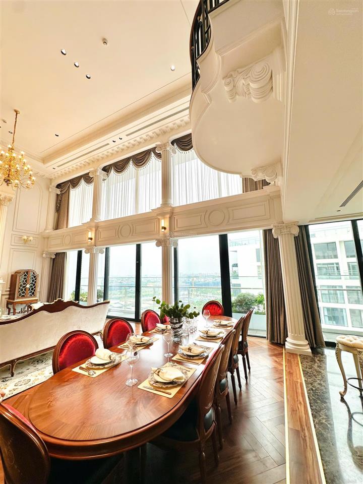 Bán căn duplex 114m2 view biệt thự vinhomes giá 14 tỷ full nội thất cao cấp đẹp.  xem nhà