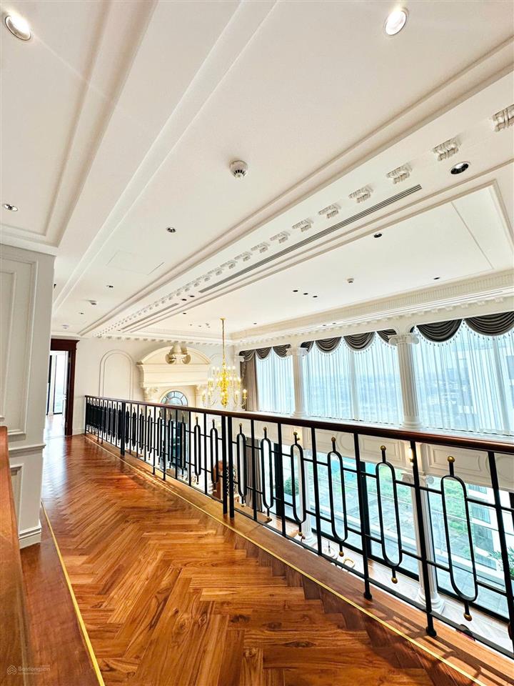 Bán căn duplex 114m2 view biệt thự vinhomes giá 14 tỷ full nội thất cao cấp đẹp.  xem nhà