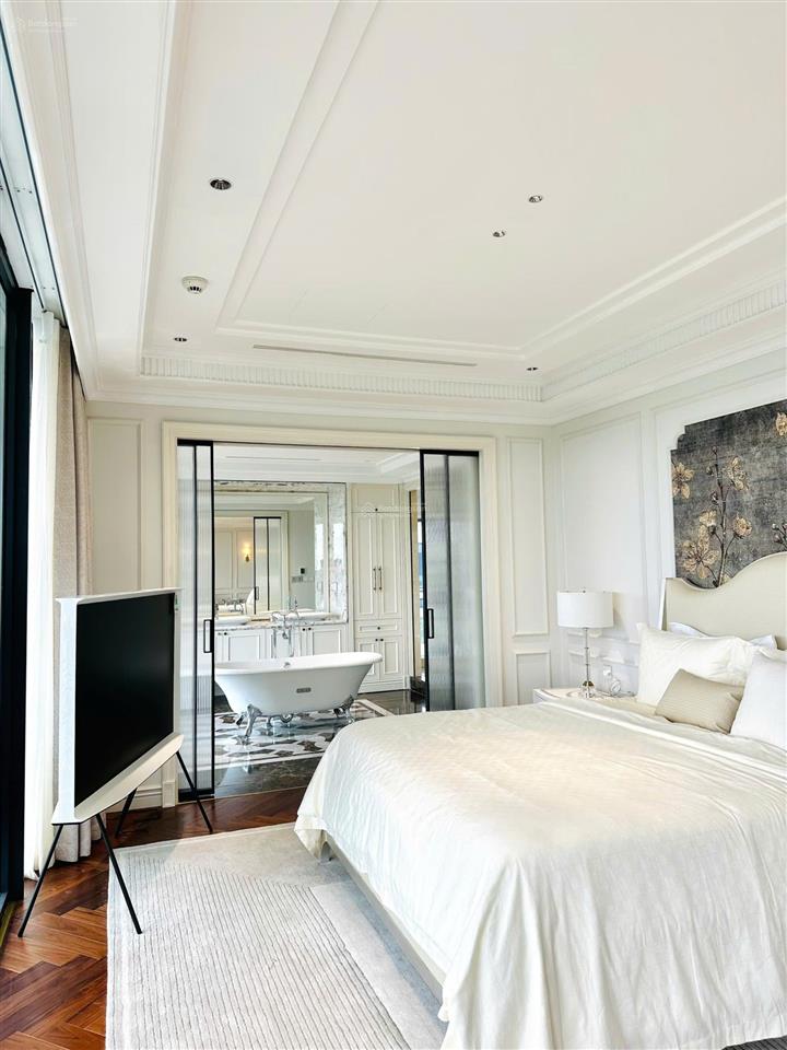 Chính chủ bán căn duplex 3 ngủ 180m2 view vinhomes full nội thất cao cấp giá 26 tỷ.  xem nhà