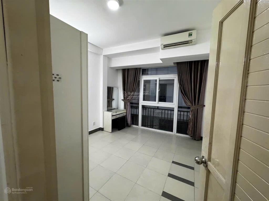 Bán nhà hxh hoàng hoa thám giáp phú nhuận + 5 tầng + 50m2 cho thuê 28tr/tháng giá 9,5 tỷ tl