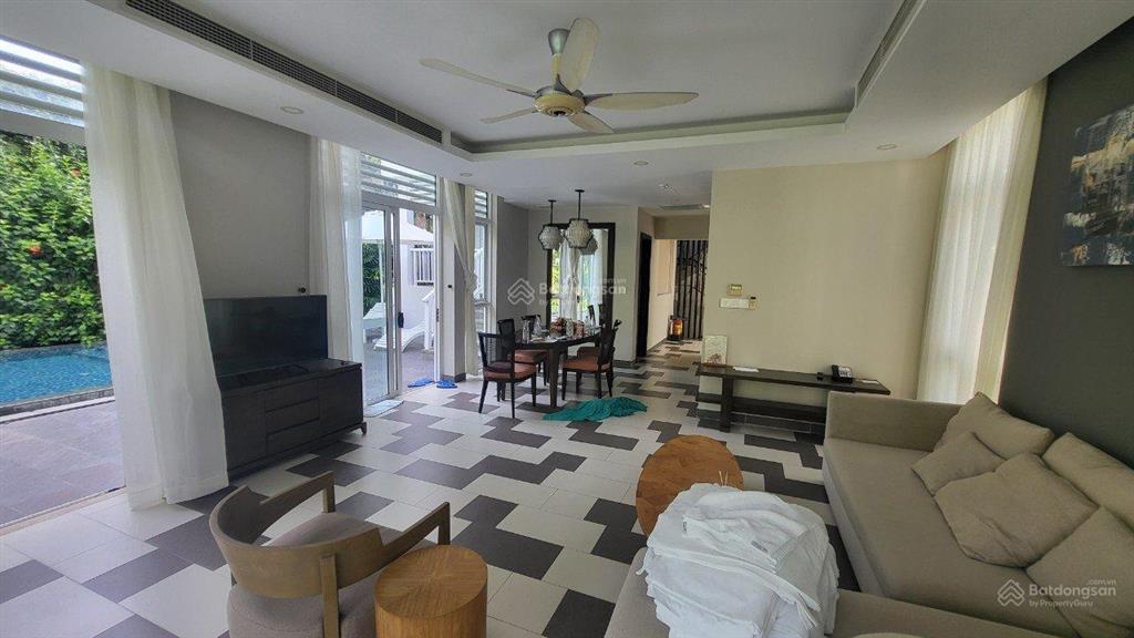 Cc cần bán gấp căn villa trực diện biển premier 4pn vip, full nt khai thác 1tỷ2/n, sổ hồng lâu dài
