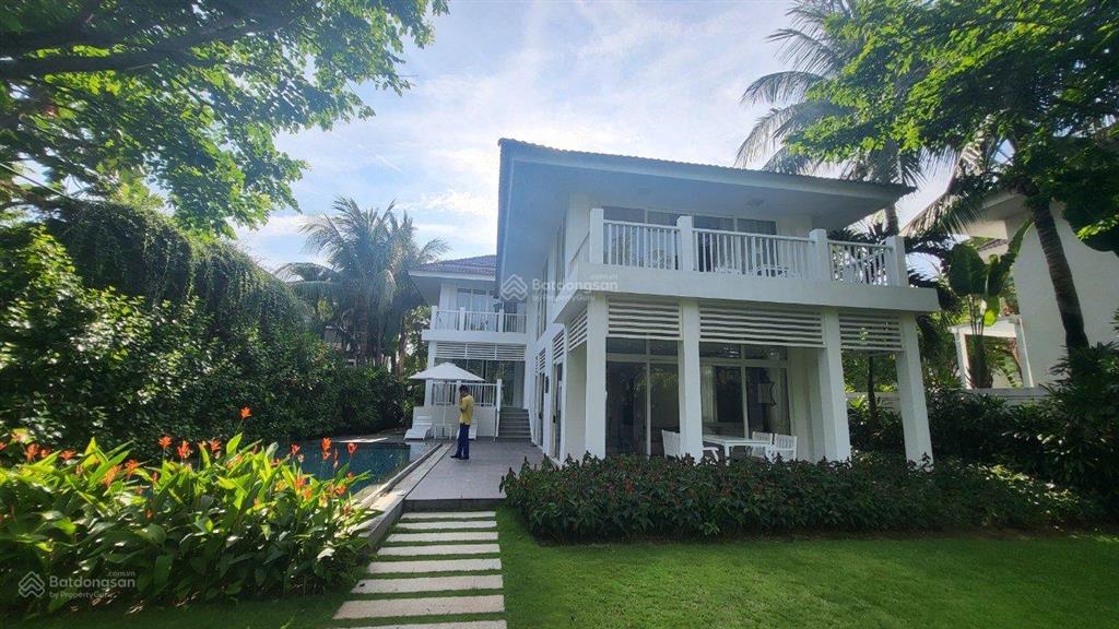 Cc cần bán gấp căn villa trực diện biển premier 4pn vip, full nt khai thác 1tỷ2/n, sổ hồng lâu dài
