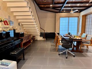 Cc cần tiền bán gấp lô góc biệt thự sân vườn,tặng nhà full nội thất nhập khẩu,dt khủng,giá sụp hầm