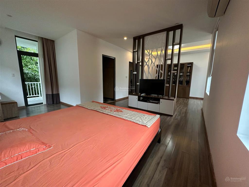 Tôi cc cần tiền bán gấp bt euro village 1 đà nẵng ven sông hàn,dt 500m2 full nội thất,kt 90/tháng