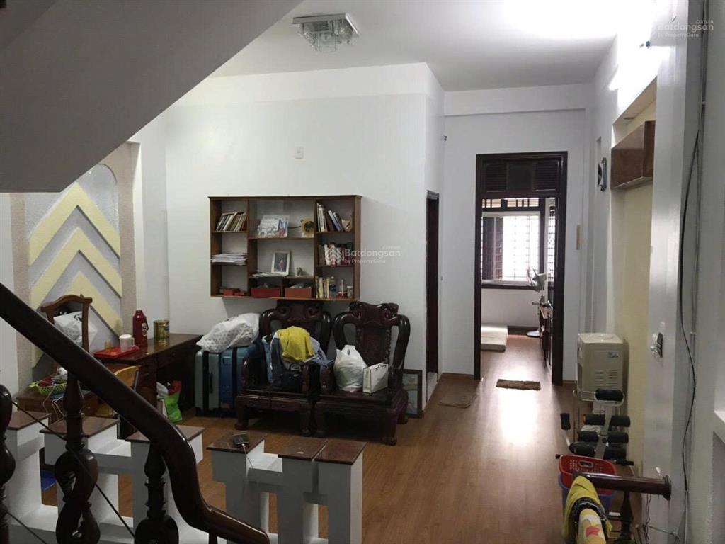 Tôi cc cần bán nhà 3 tầng full nội thất dòng tiền có sẵn 20trvị trí kd sầm uất,sổ sẵn cc ngay