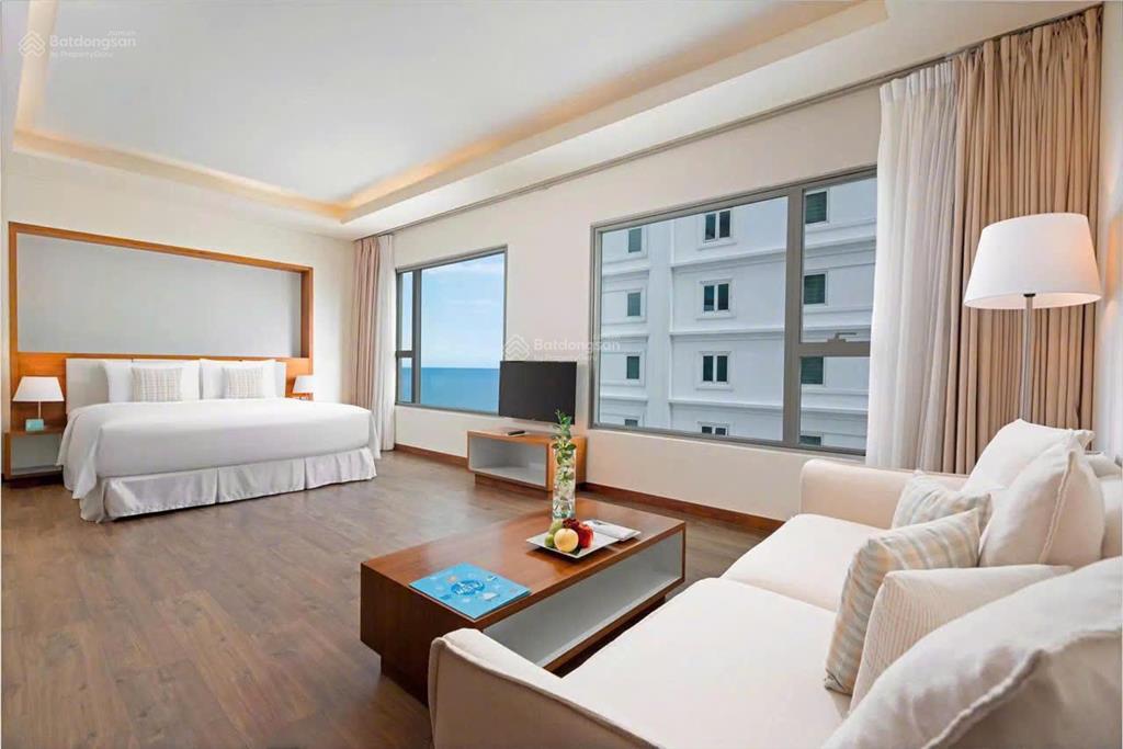 Cc cần tiền bán gấp căn hộ góc,view trực diện biển mỹ khê,dt 114m2 tầng cao,full nội thất,kt 45tr