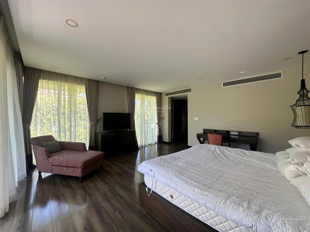 Cần bán gấp căn villa trực diện biển premier 5pn vip, full nt khai thác 1 tỷ 5/n, sổ hồng lâu dài