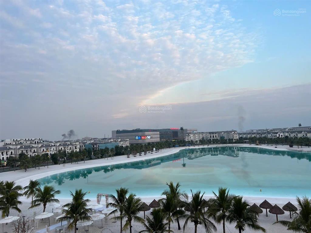 Cho thuê nhà 5 tầng có thang máy mặt hồ nước mặn siêu đẹp vinhomes ocean park