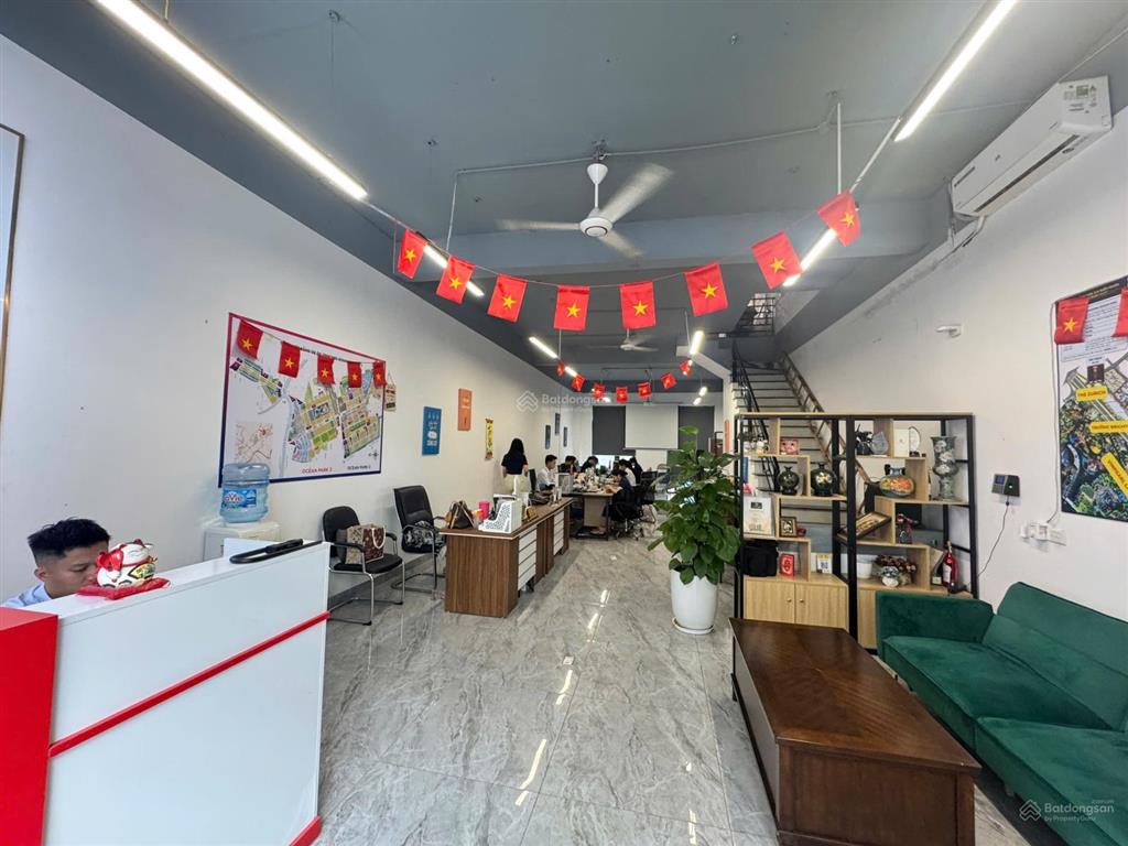 Cho thuê căn biệt thự hoàn thiện tầng 12 khu biển hồ giá 15tr/1 tháng
 0349 119 ***