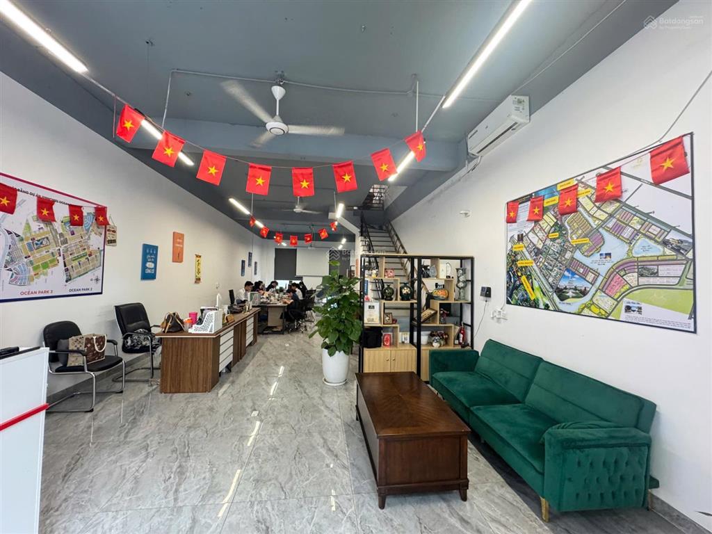 Cho thuê căn biệt thự hoàn thiện tầng 12 khu biển hồ giá 15tr/1 tháng
 0349 119 ***