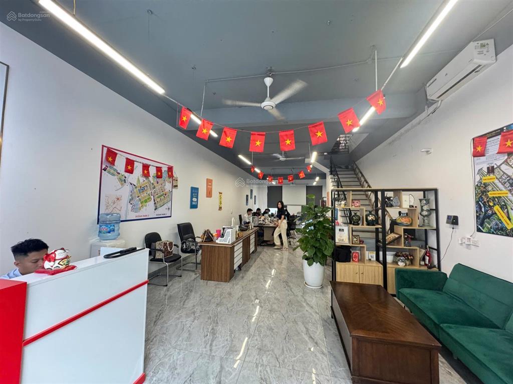 Cho thuê căn biệt thự hoàn thiện tầng 12 khu biển hồ giá 15tr/1 tháng
 0349 119 ***