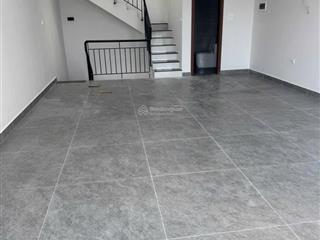 Cho thuê căn biệt thự hoàn thiện cả căn cơ bản giá 25tr/1 tháng tại vhop1  gia lâm  hn