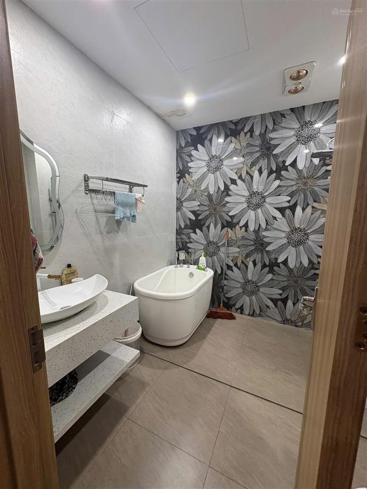 Cho thuê biệt thự hoàn thiện full đồ 35tr/1 tháng khu sao biển vinhomes ocean park  gia lâm  hn