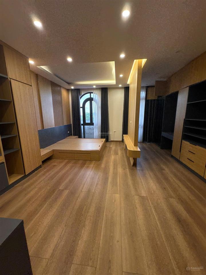 Cho thuê biệt thự 5 tầng hoàn thiện cơ bản đầy đủ giá 27tr/1 tháng bao phí tại vinhomes ocean park