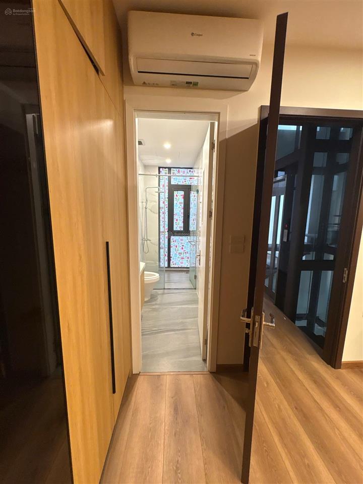Cho thuê biệt thự 5 tầng hoàn thiện cơ bản đầy đủ giá 27tr/1 tháng bao phí tại vinhomes ocean park