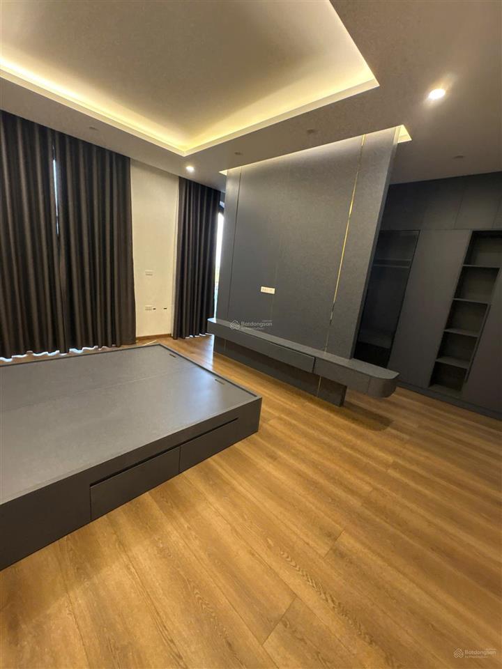 Cho thuê biệt thự 5 tầng hoàn thiện cơ bản đầy đủ giá 27tr/1 tháng bao phí tại vinhomes ocean park