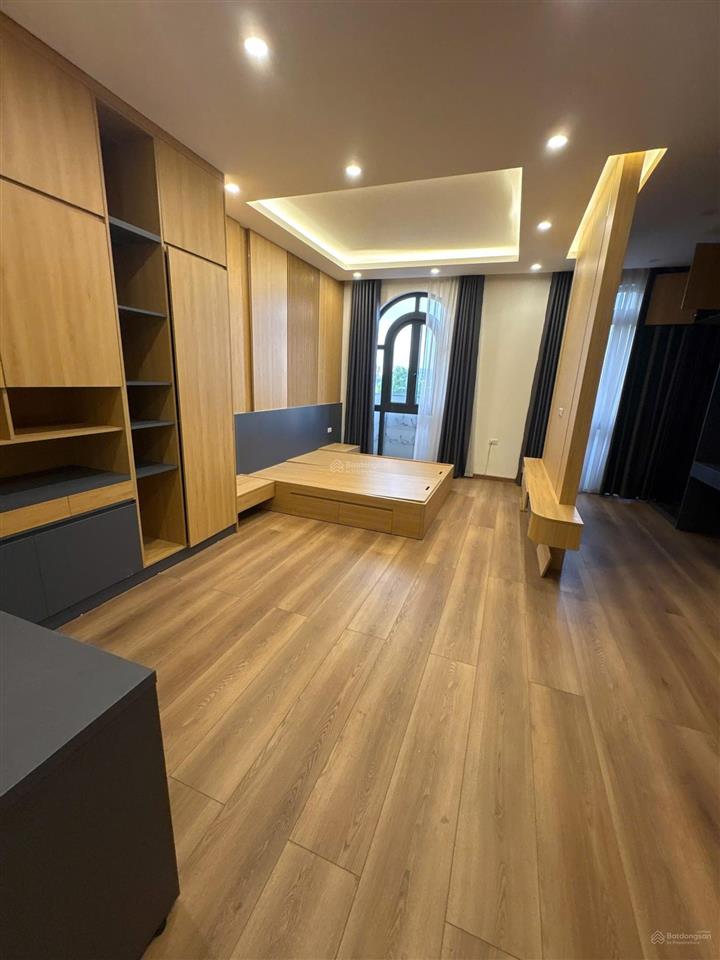 Cho thuê biệt thự 5 tầng hoàn thiện cơ bản đầy đủ giá 27tr/1 tháng bao phí tại vinhomes ocean park