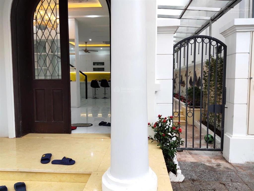Cho thuê biệt thự hoàn thiện full đồ cả căn khu ngọc trai giá 35tr/ tháng vhop1  gia lâm  hn