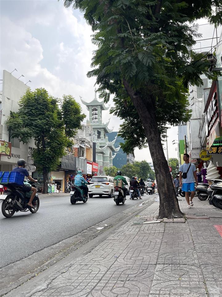 Mặt tiền nguyên căn cho thuê (lê văn sỹ, phú nhuận)