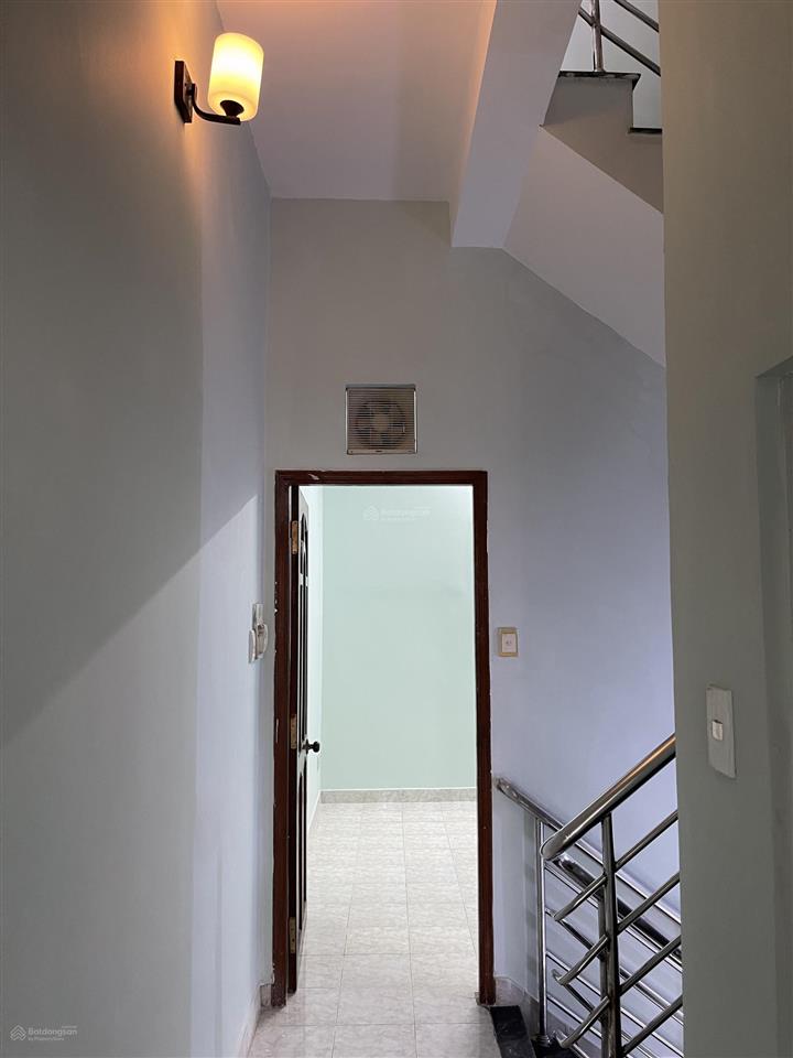 Mặt tiền nguyên căn cho thuê (lê văn sỹ, phú nhuận)